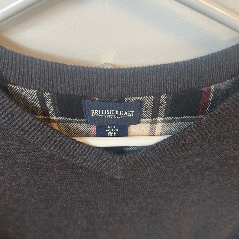 British Khaki Men's Charcoal V-Neck Sweater
